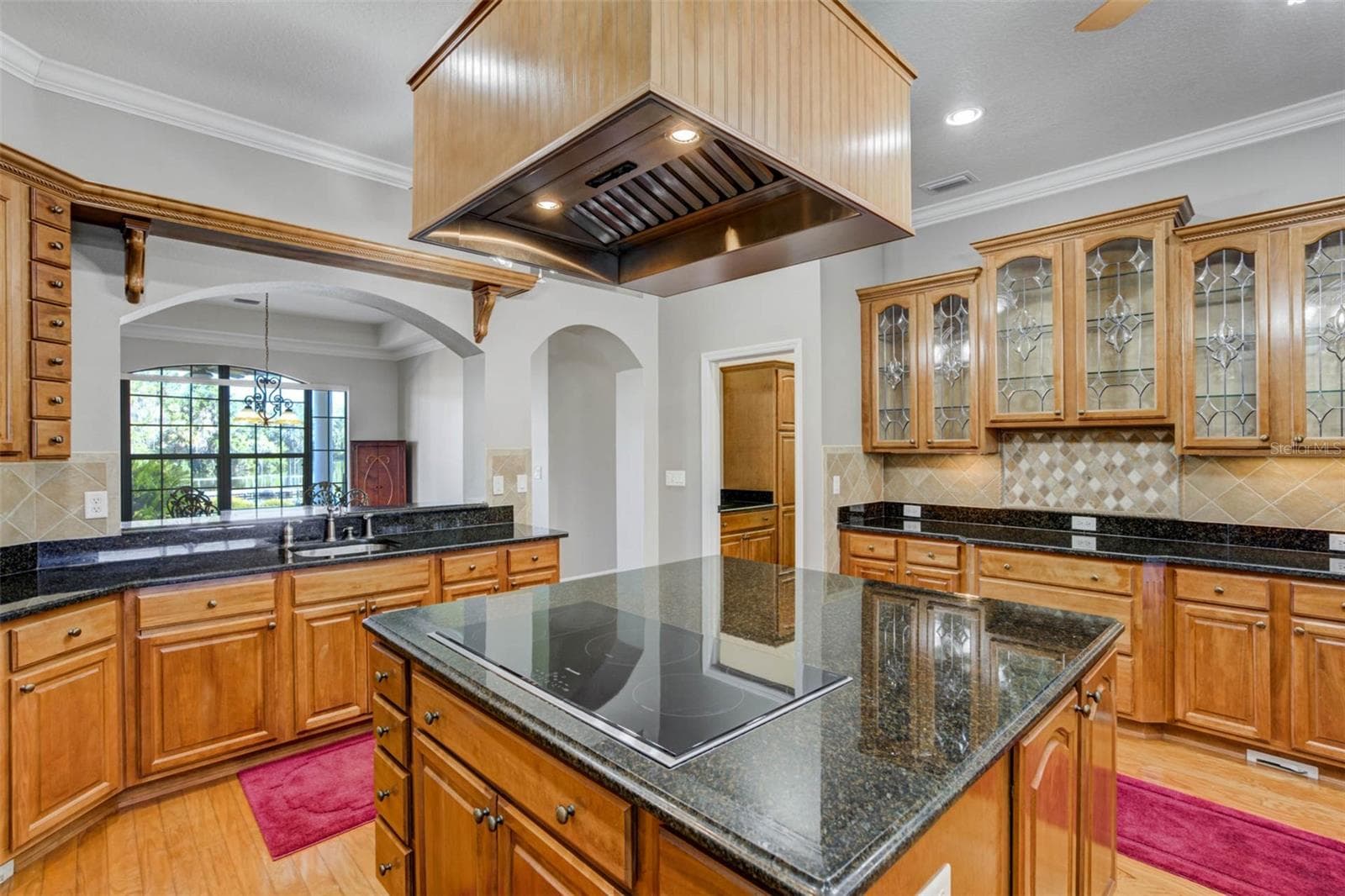 Amazing counter space - 701 E 60 HWY, PLANT CITY