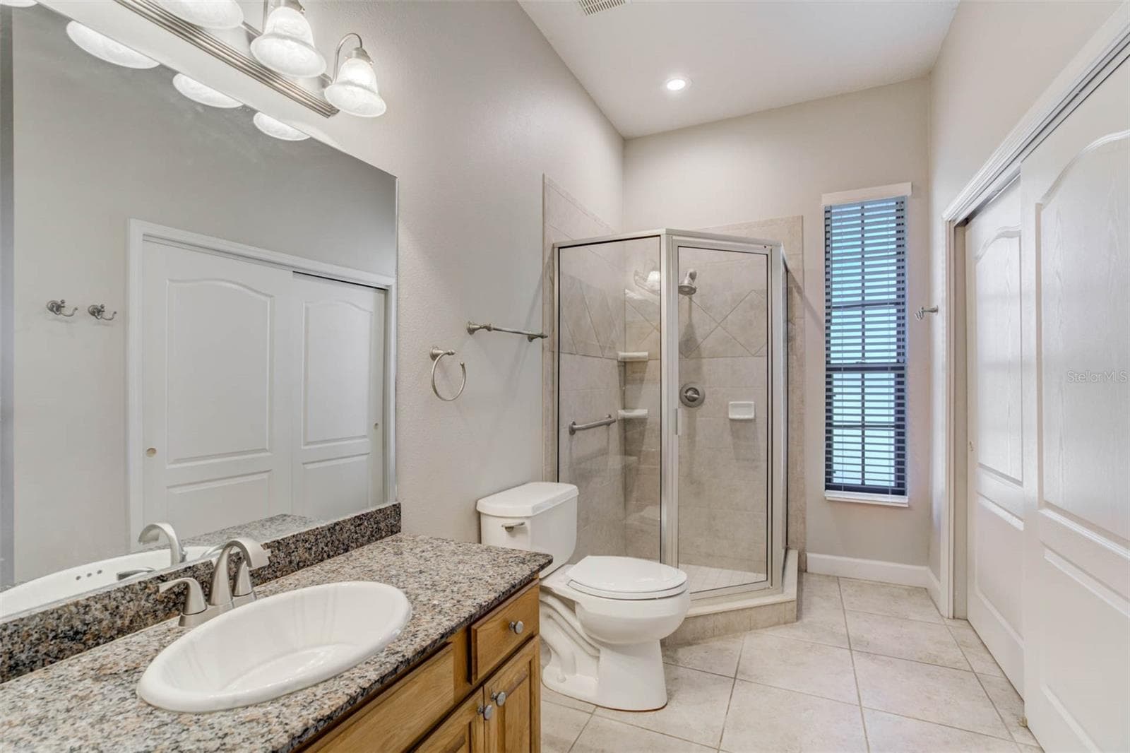 Guest bath 2 also doubles as pool bath - 701 E 60 HWY, PLANT CITY