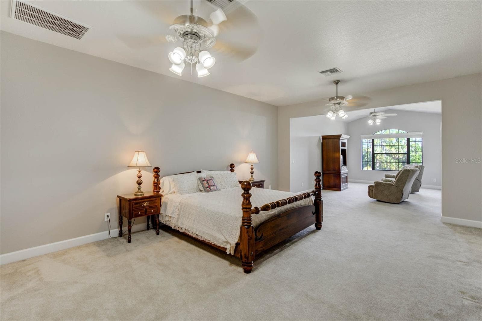 Upstairs bonus room/4th bedroom and sitting room - 701 E 60 HWY, PLANT CITY