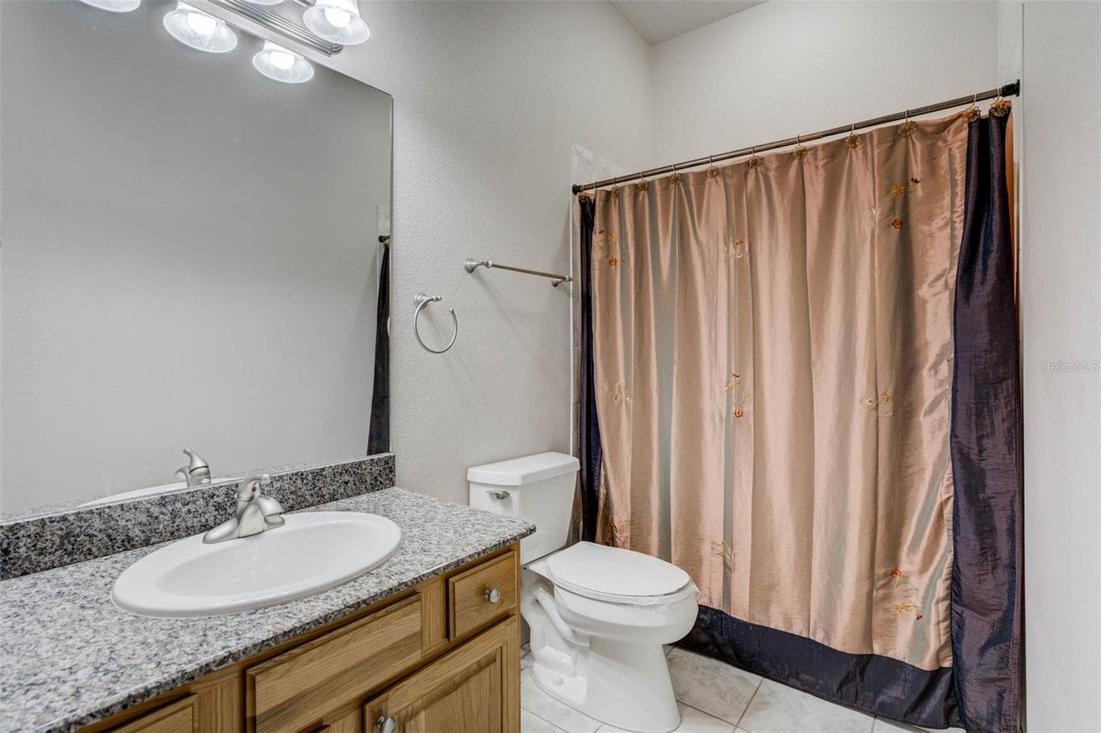 Guest bath 3 upstairs - 701 E 60 HWY, PLANT CITY
