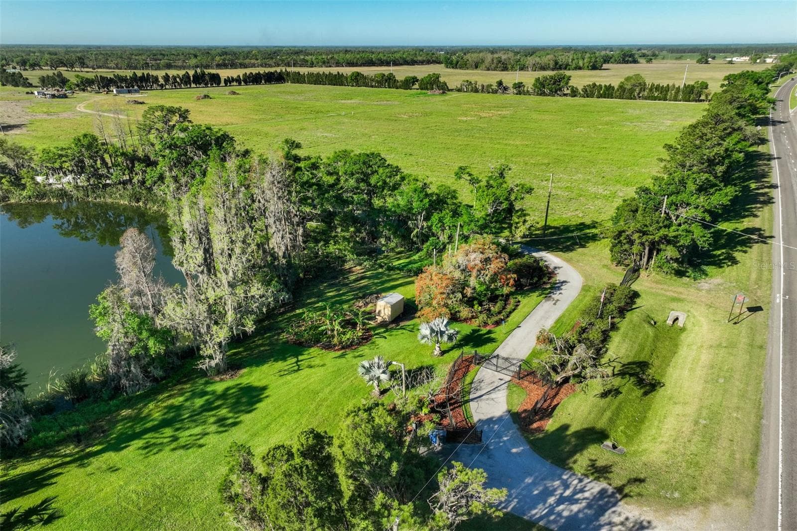 Ariel view of main entrance - 701 E 60 HWY, PLANT CITY