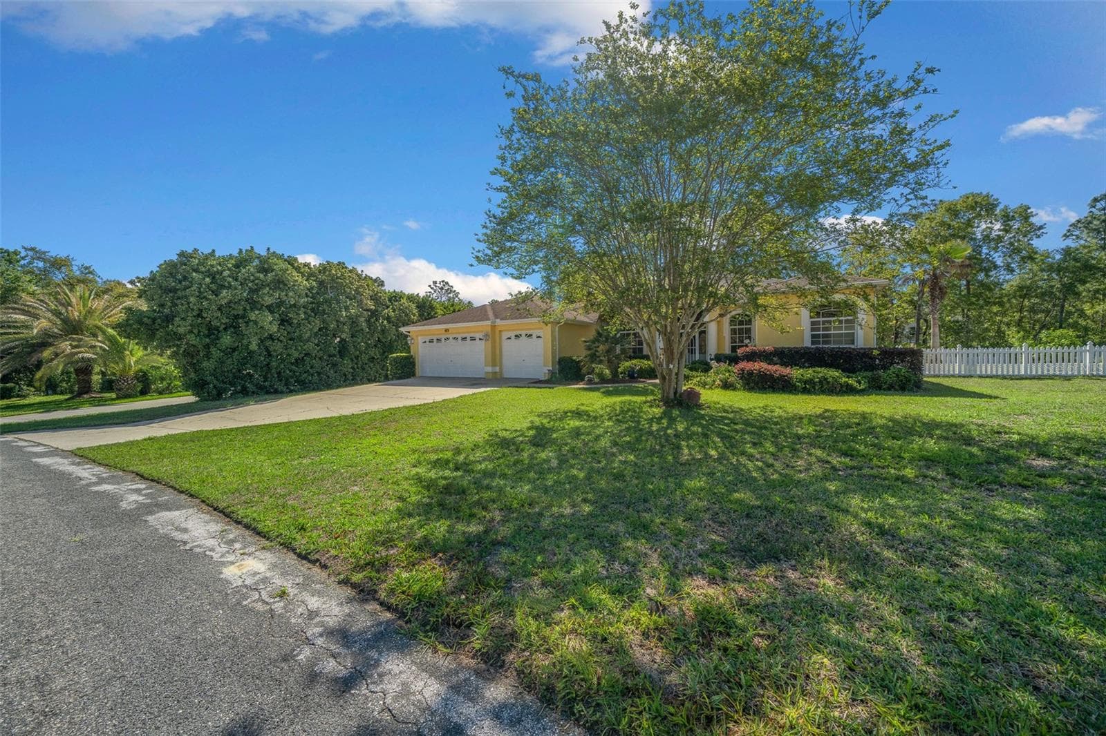 Single Family Residence at 9 GREVILLEA CT, HOMOSASSA, photo 3 of 47
