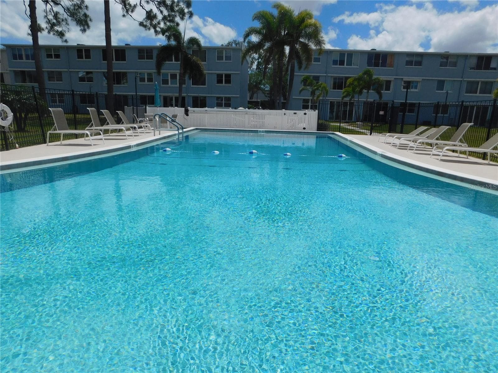Condominium at 4715 BAY ST NE #119, ST PETERSBURG, photo 2 of 17