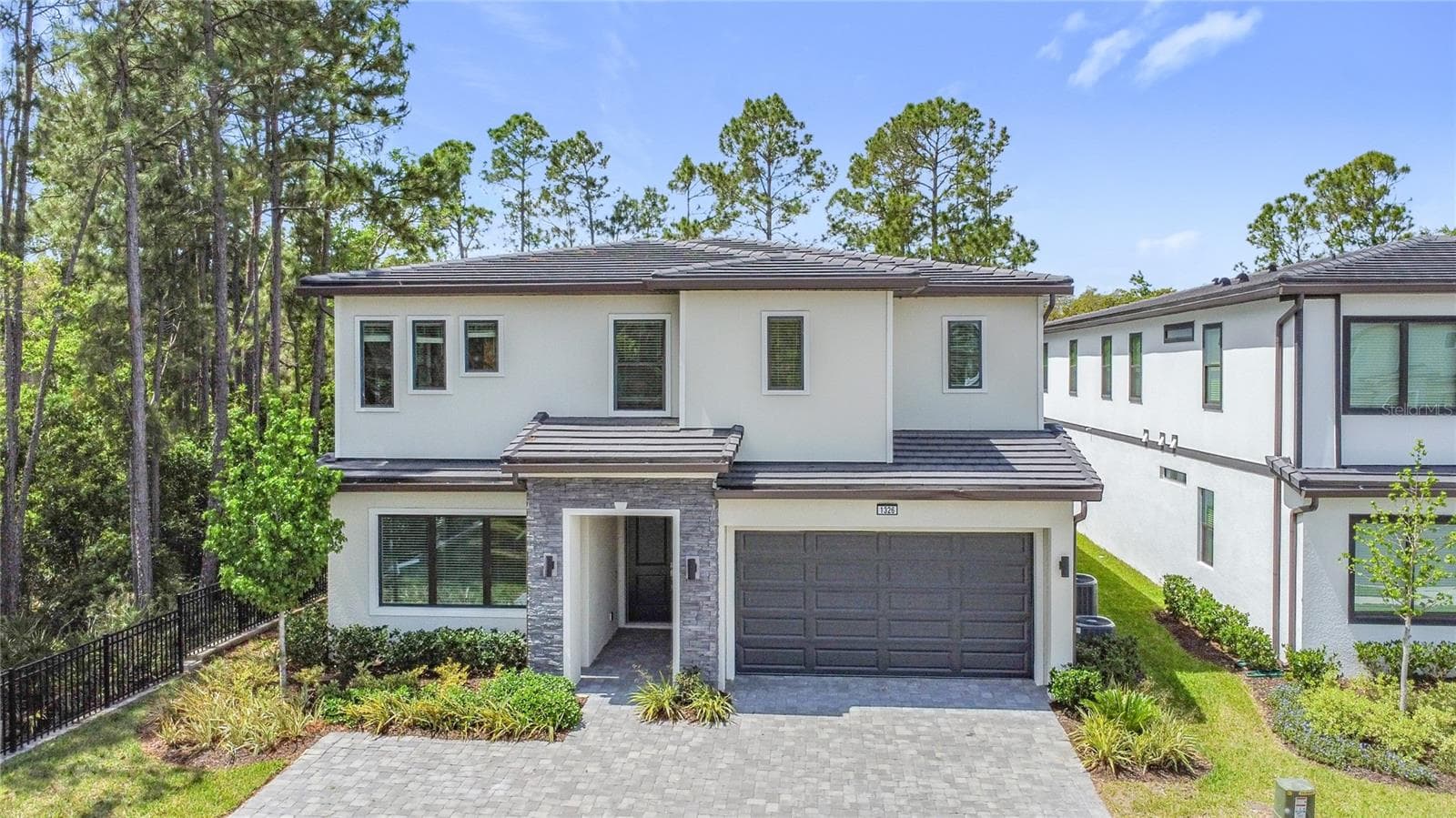 1326 BUTTERFLY ORCHID RD