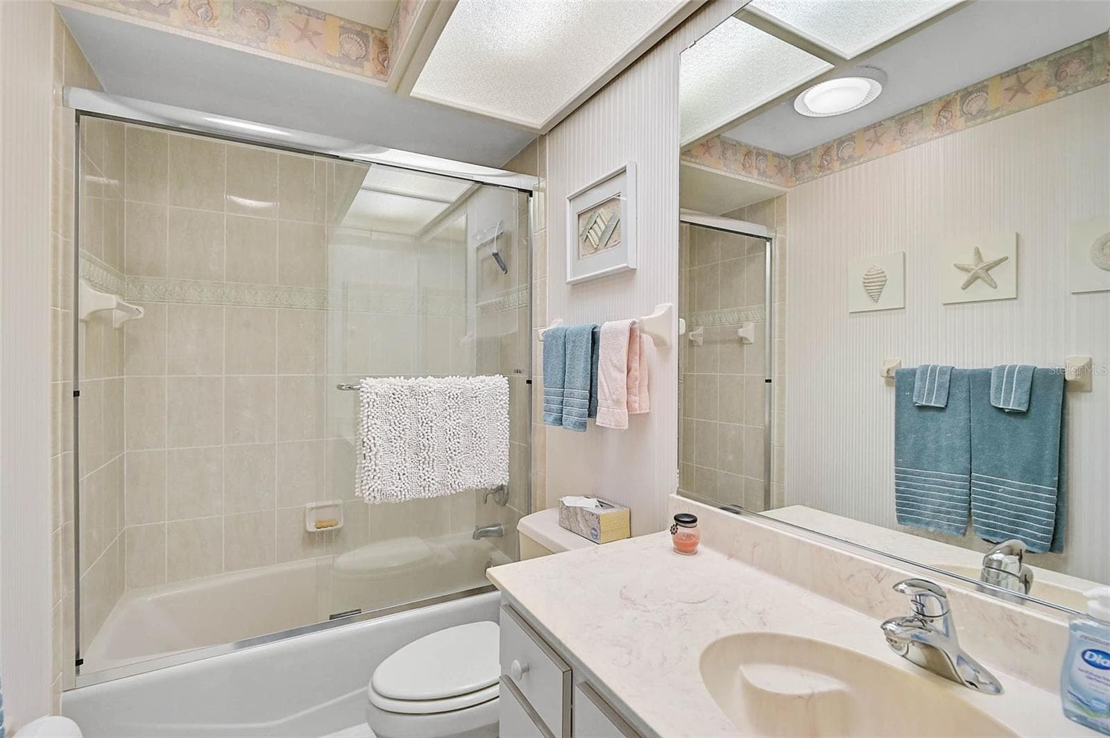 2nd Bathroom - 4360 PRESIDENTIAL AVENUE CIR E, BRADENTON
