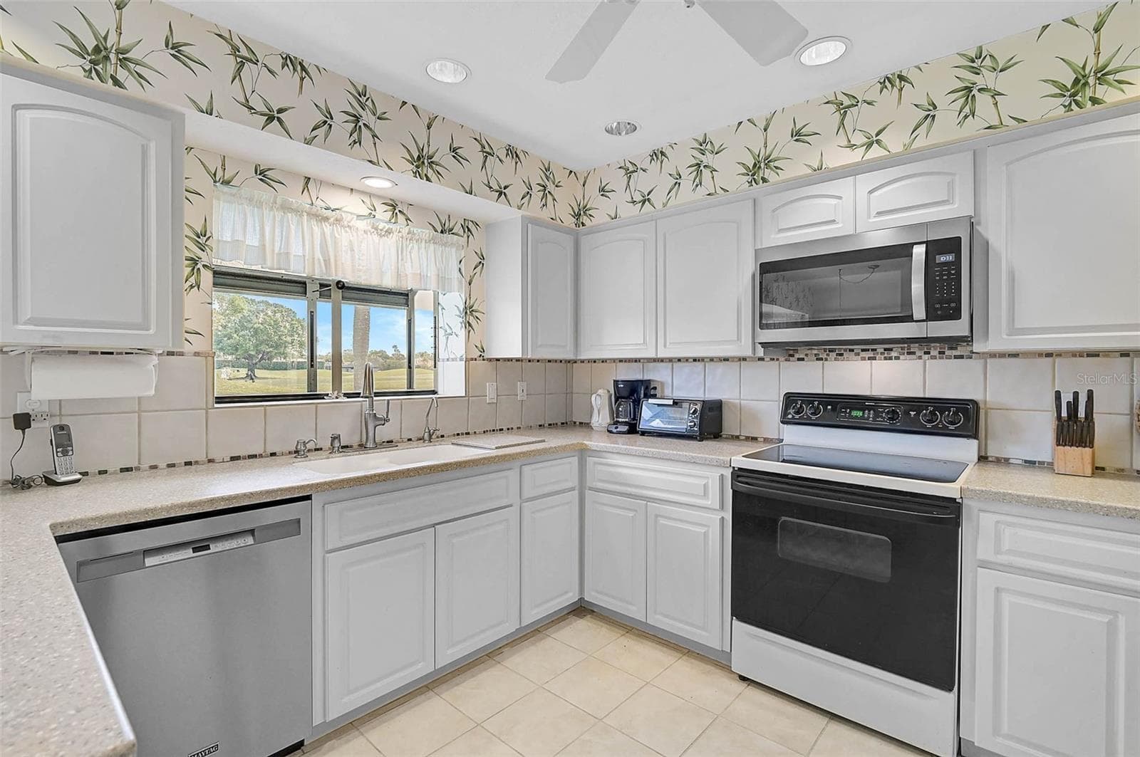 Single Family Residence at 4360 PRESIDENTIAL AVENUE CIR E, BRADENTON, photo 19 of 31