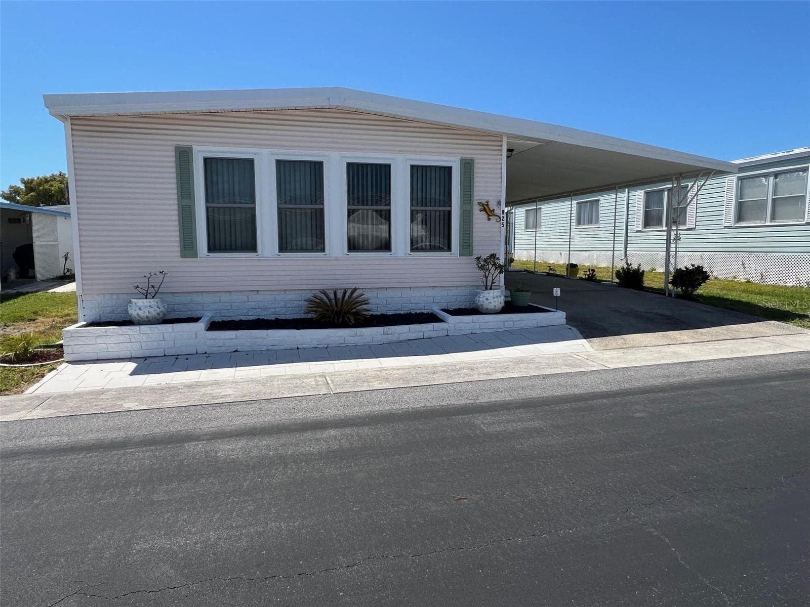 Manufactured Home at 825 COCONUT PALM ST, LARGO, photo 2 of 30
