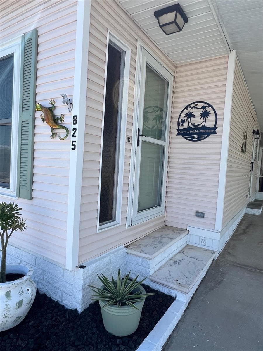 Manufactured Home at 825 COCONUT PALM ST, LARGO, photo 3 of 30