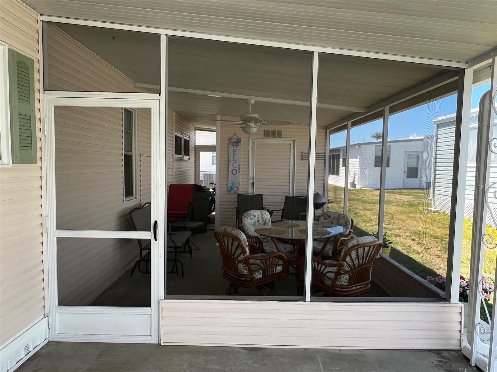 Manufactured Home at 825 COCONUT PALM ST, LARGO, photo 4 of 30