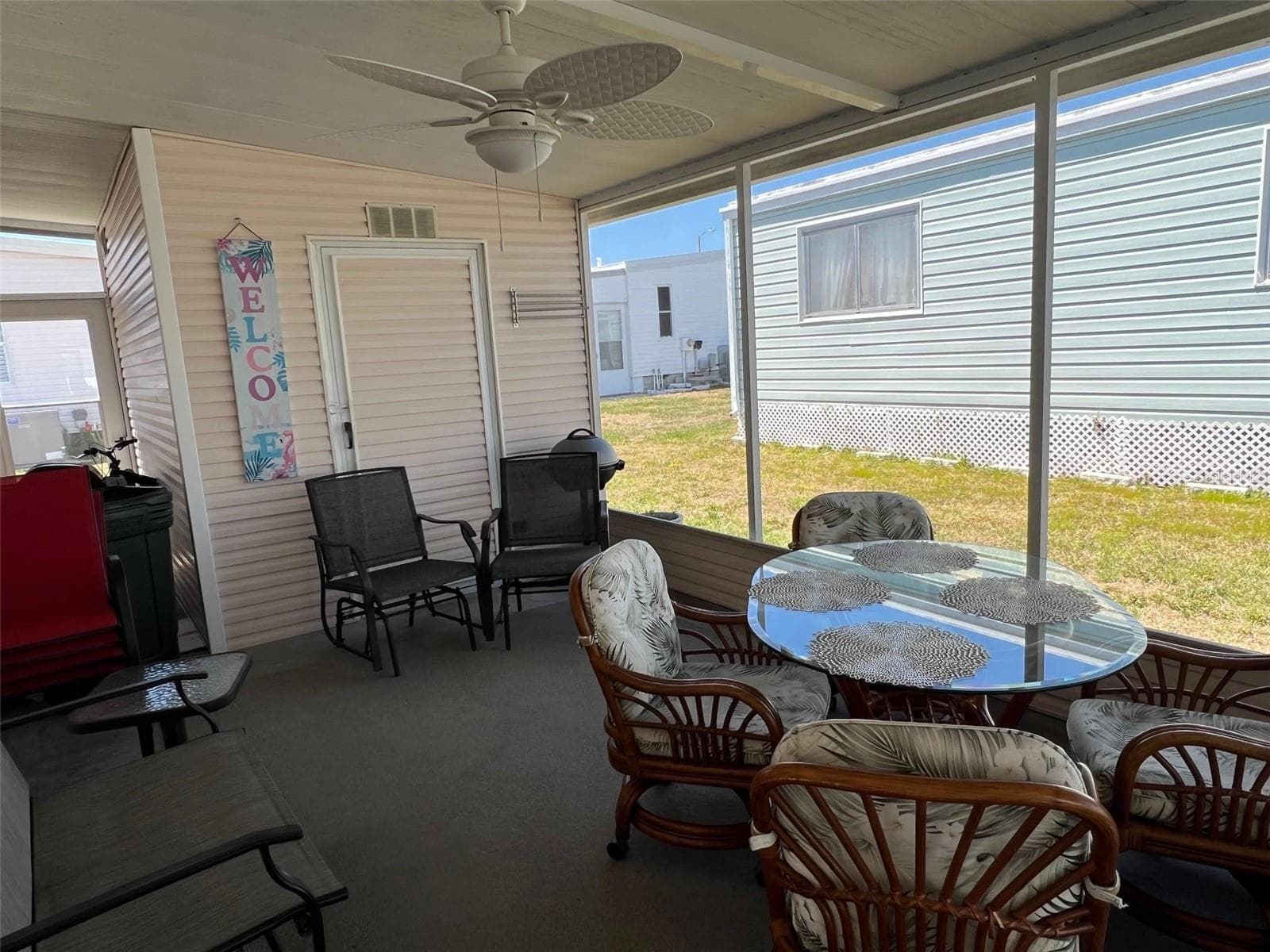 Manufactured Home at 825 COCONUT PALM ST, LARGO, photo 5 of 30