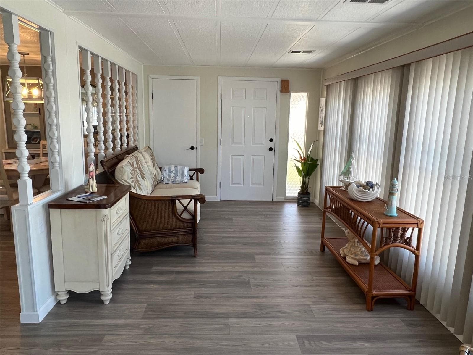 Manufactured Home at 825 COCONUT PALM ST, LARGO, photo 8 of 30