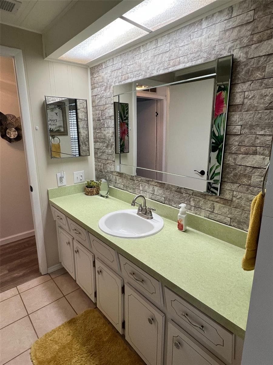 Manufactured Home at 825 COCONUT PALM ST, LARGO, photo 29 of 30
