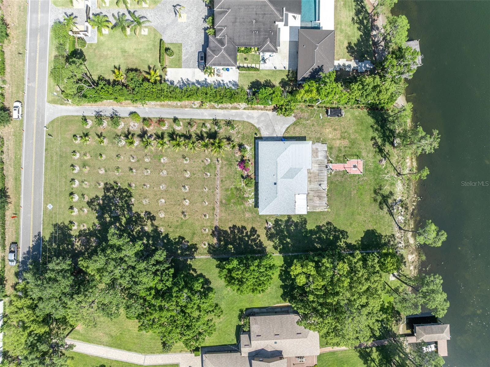 Single Family Residence at 7420 LAKE WILLIS DR, ORLANDO, photo 38 of 41