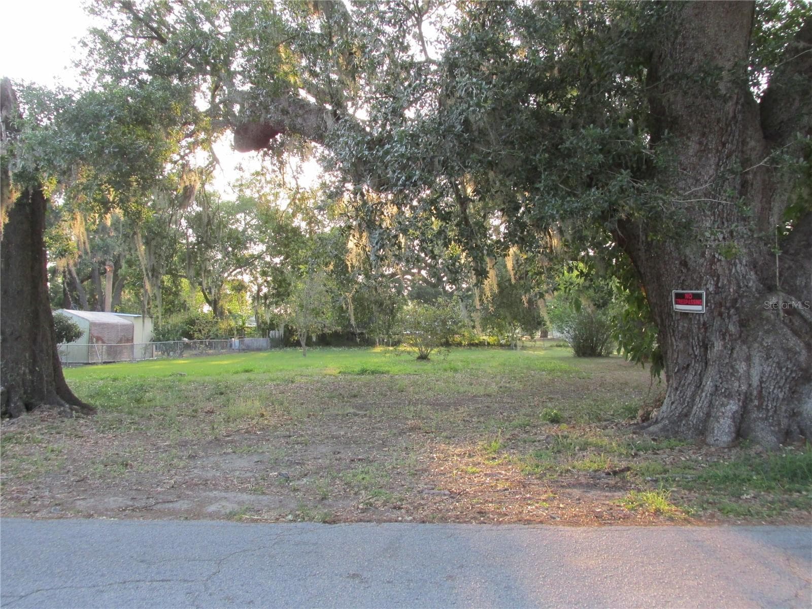 0 S PERRY AVE