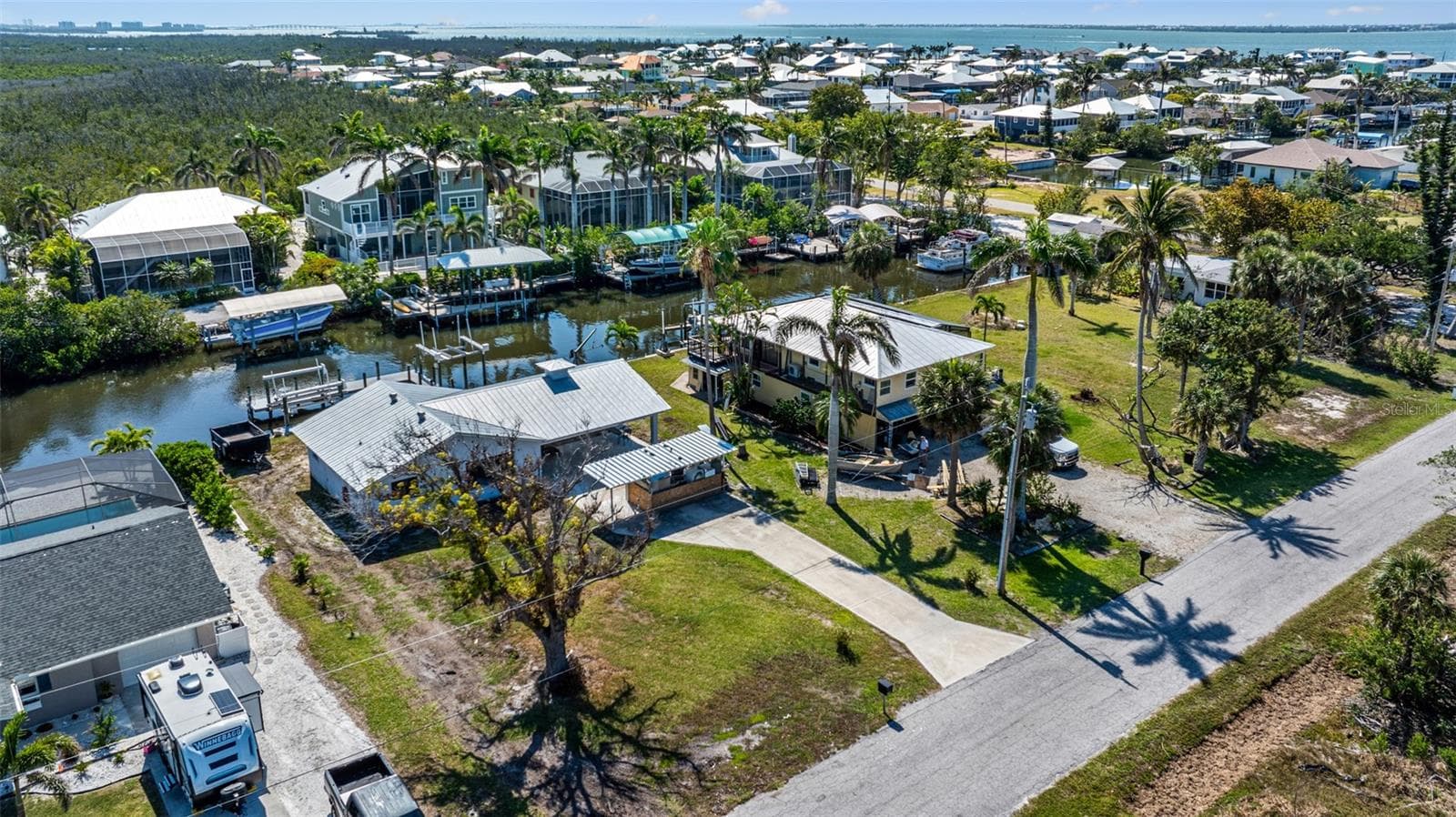 Existing home that requires remodel per building plan. - 2560 BAYBREEZE ST, ST JAMES CITY