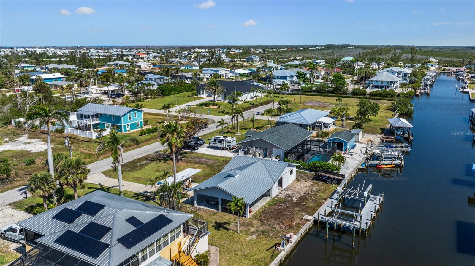 Existing home that requires remodel per building plan. - 2560 BAYBREEZE ST, ST JAMES CITY