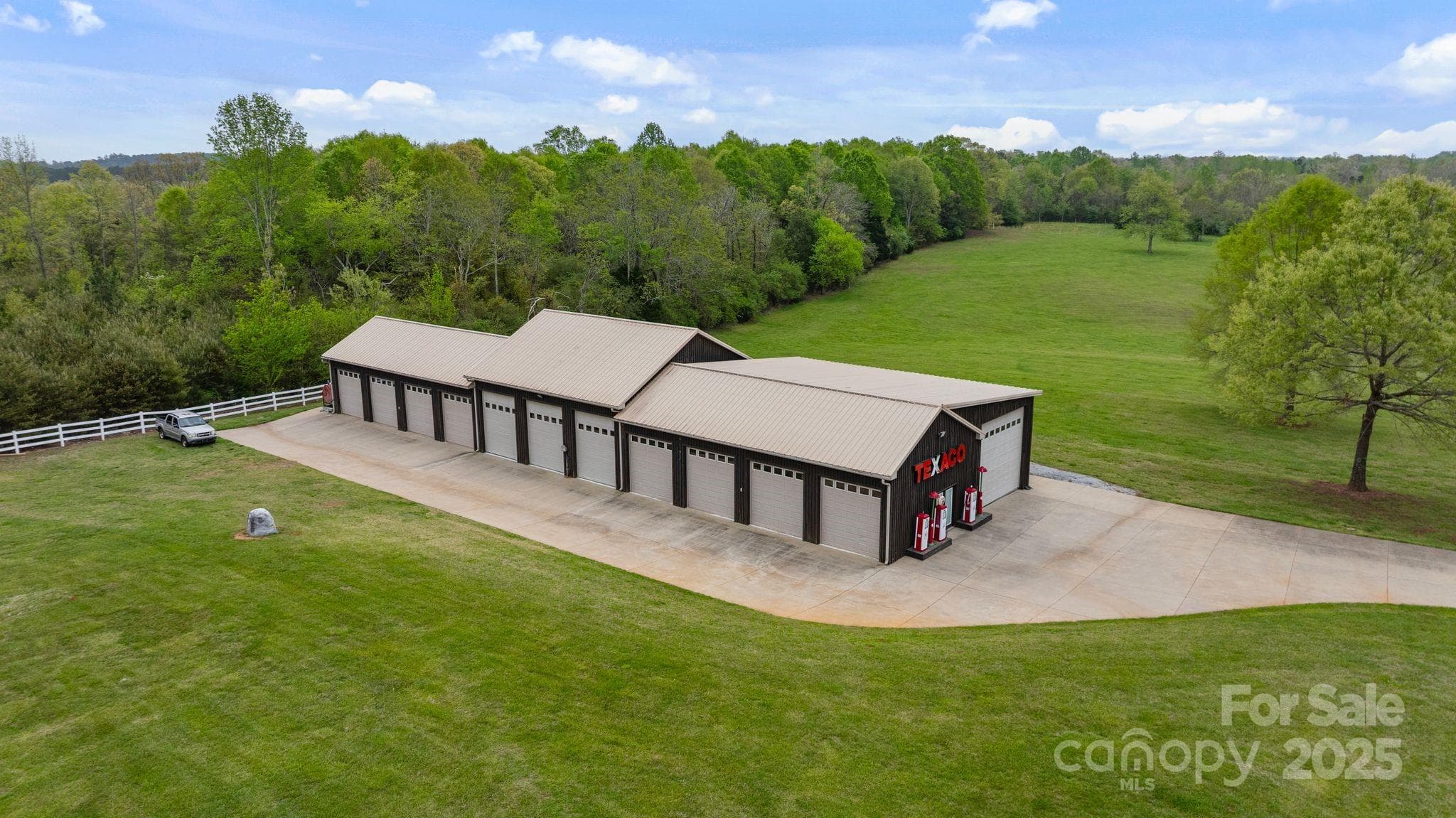 Single Family Residence at Rutherfordton, photo 32 of 40