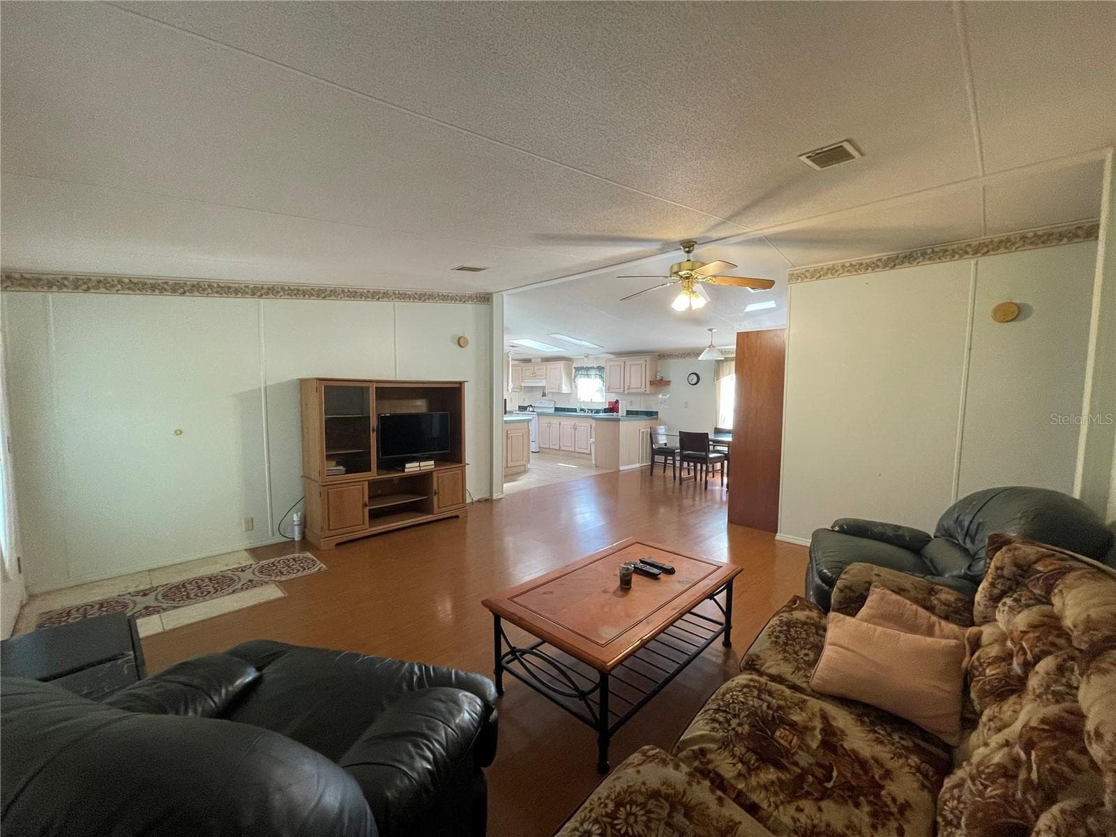 Manufactured Home at 1550 SE 111TH CT, MORRISTON, photo 6 of 63