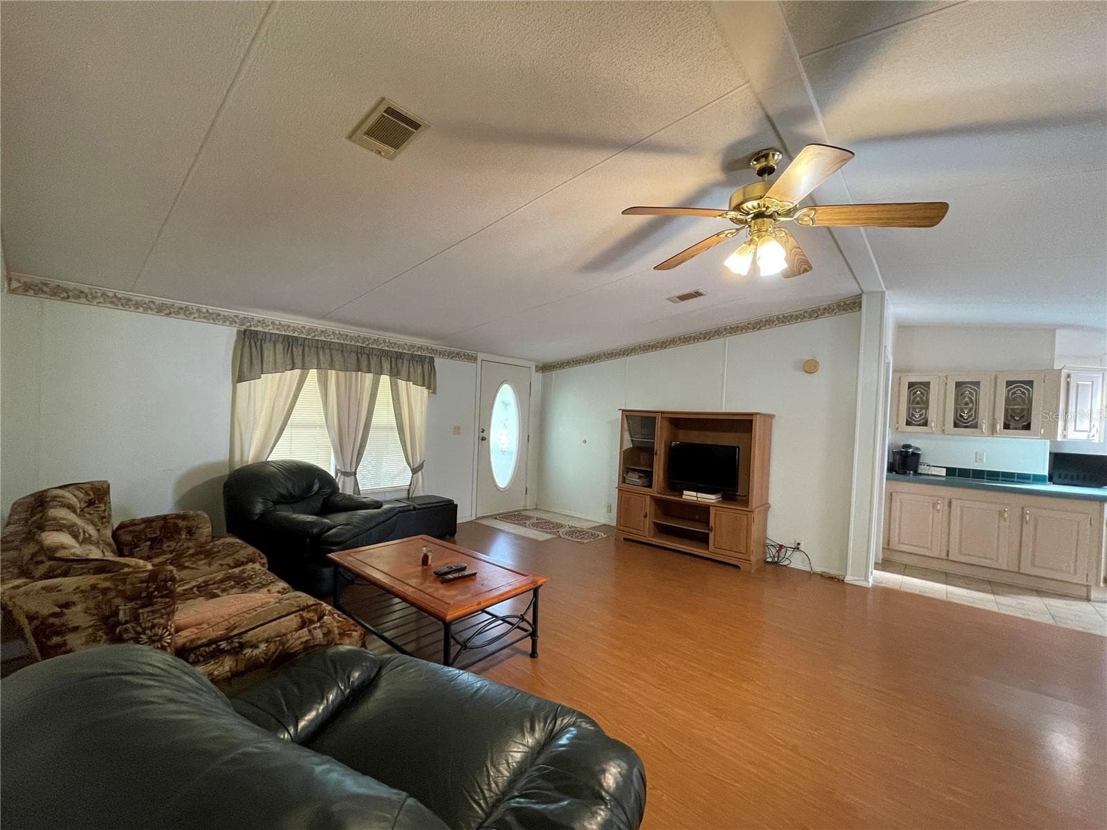 Manufactured Home at 1550 SE 111TH CT, MORRISTON, photo 7 of 63