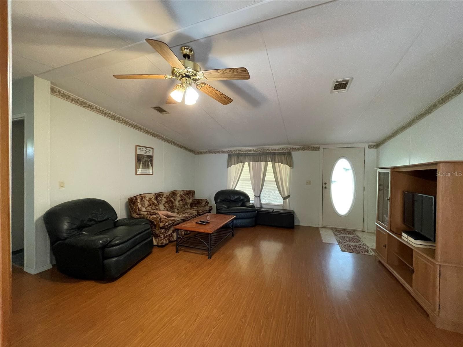 Manufactured Home at 1550 SE 111TH CT, MORRISTON, photo 8 of 63
