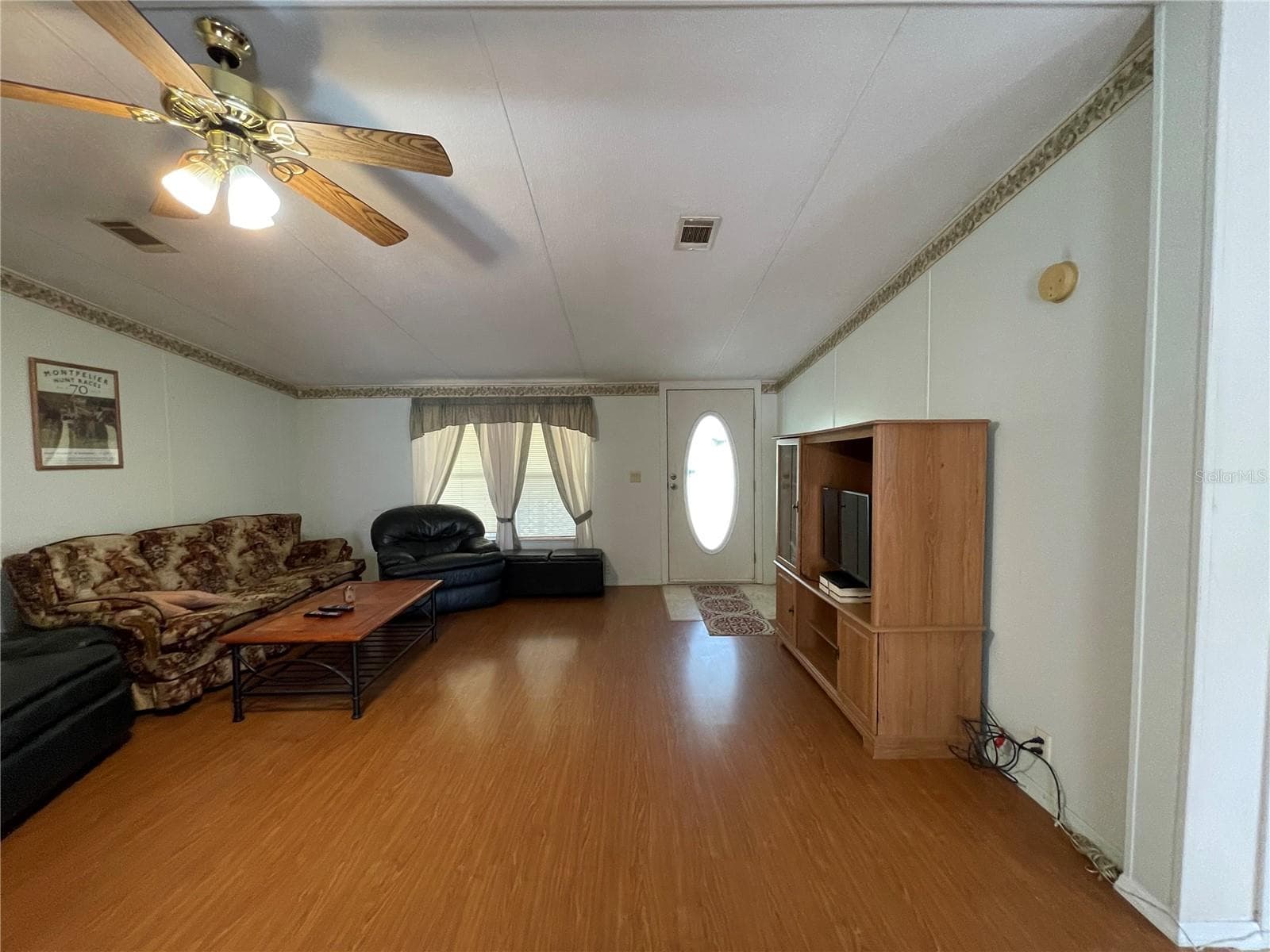Manufactured Home at 1550 SE 111TH CT, MORRISTON, photo 9 of 63