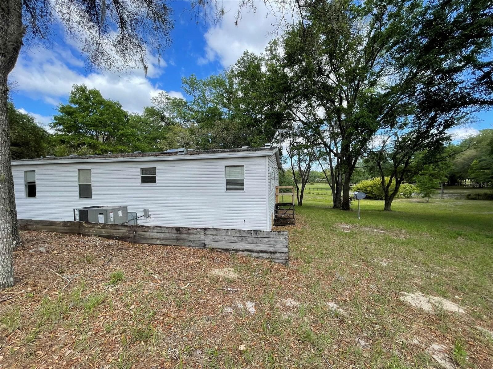 Manufactured Home at 1550 SE 111TH CT, MORRISTON, photo 31 of 63