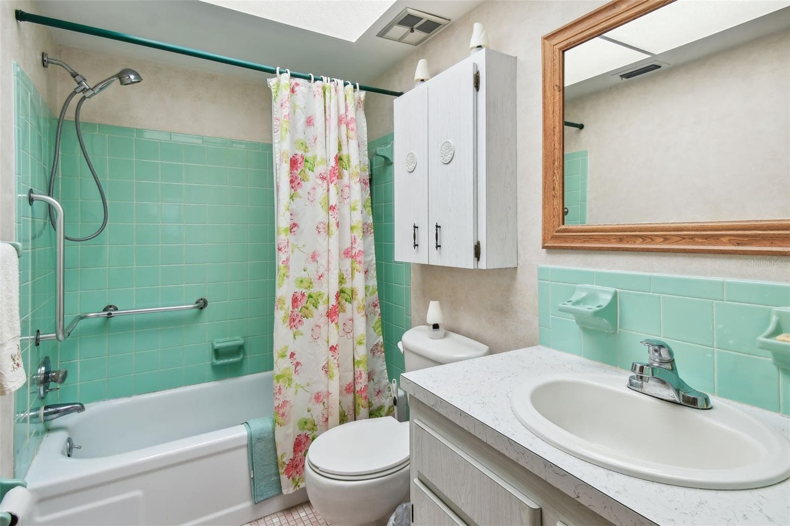 Bath - 11200 102ND AVE #48, SEMINOLE