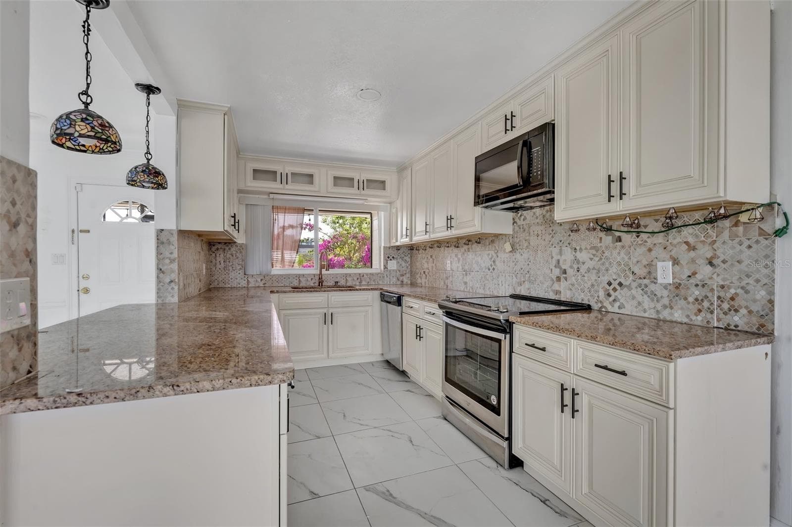 Single Family Residence at 7420 LAKE WILLIS DR, ORLANDO, photo 12 of 41