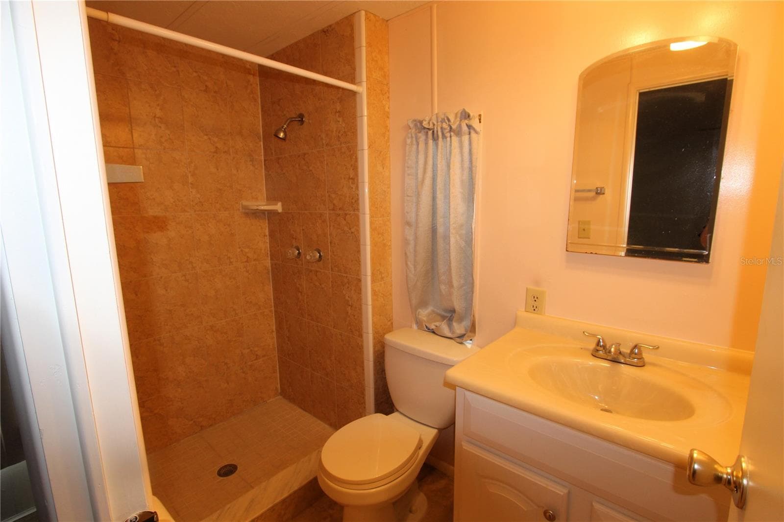 Manufactured Home at 151 APACHE CT, OAK HILL, photo 12 of 41