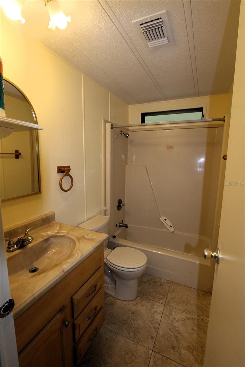 Manufactured Home at 151 APACHE CT, OAK HILL, photo 15 of 41