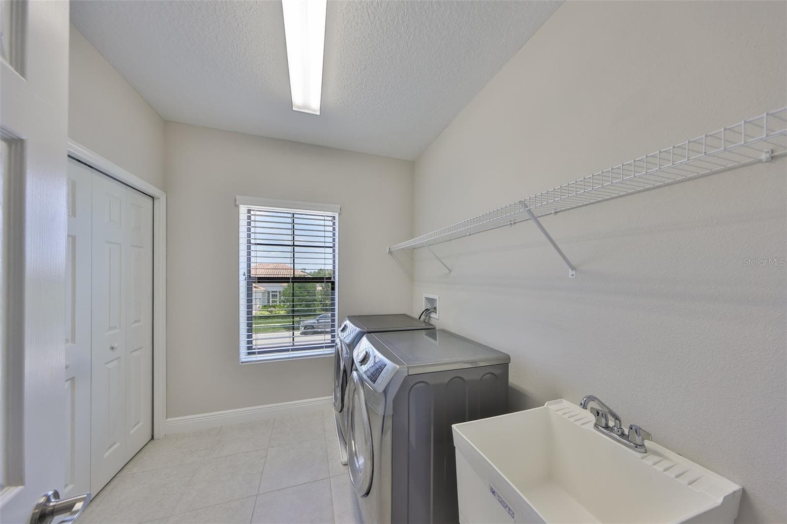 Single Family Residence at 11909 CLIMBING FERN AVE, RIVERVIEW, photo 47 of 78