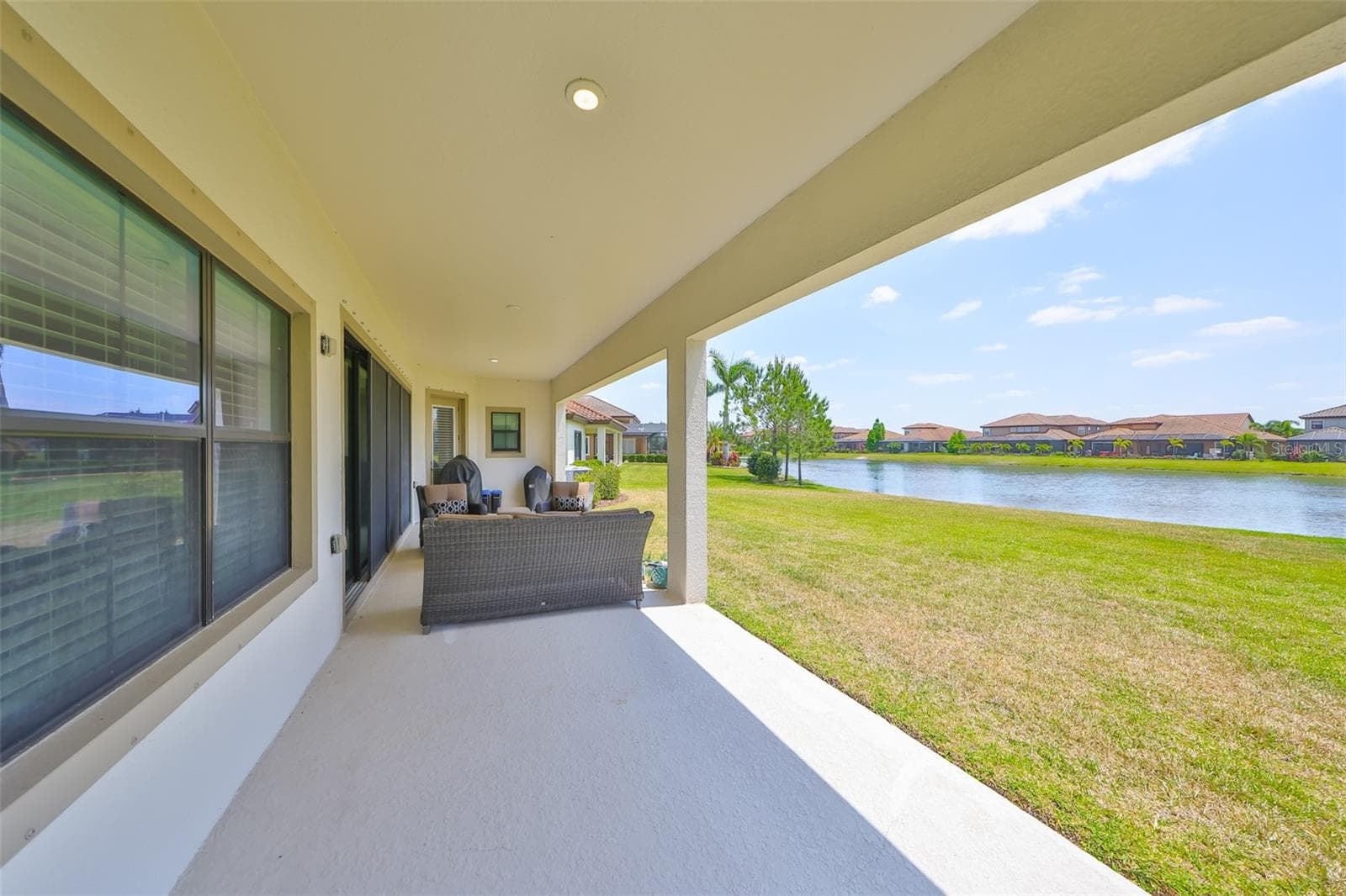 Single Family Residence at 11909 CLIMBING FERN AVE, RIVERVIEW, photo 58 of 78
