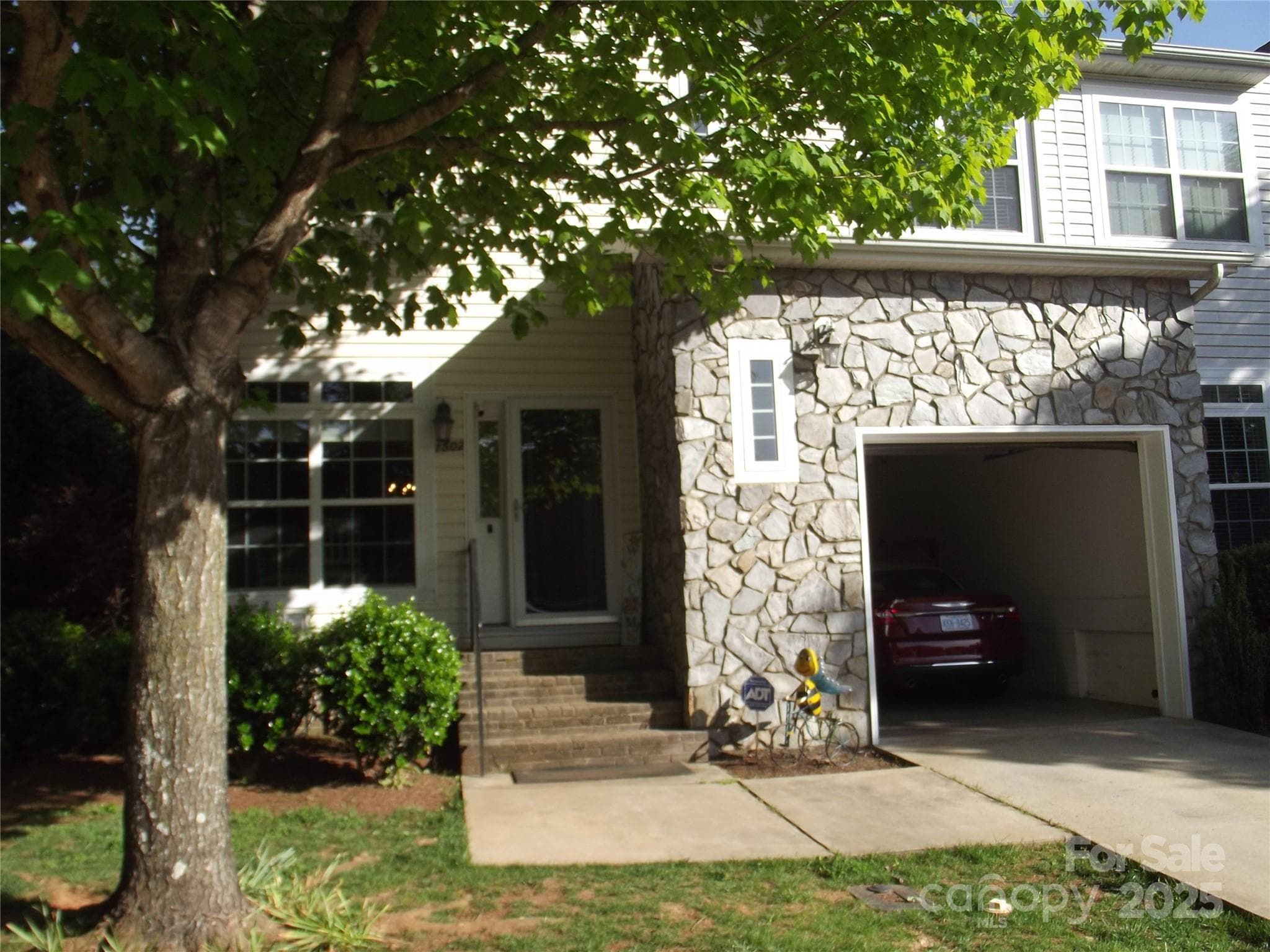 Townhouse at 1502 Mulberry Ridge Drive, Newton, photo 2 of 39