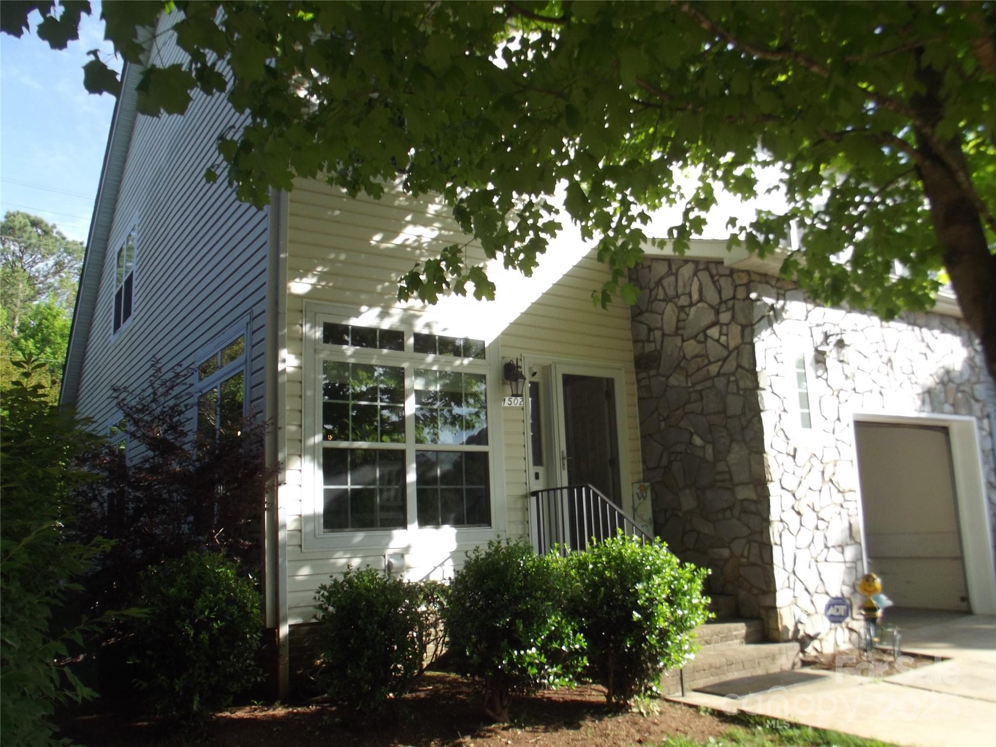 Townhouse at 1502 Mulberry Ridge Drive, Newton, photo 3 of 39