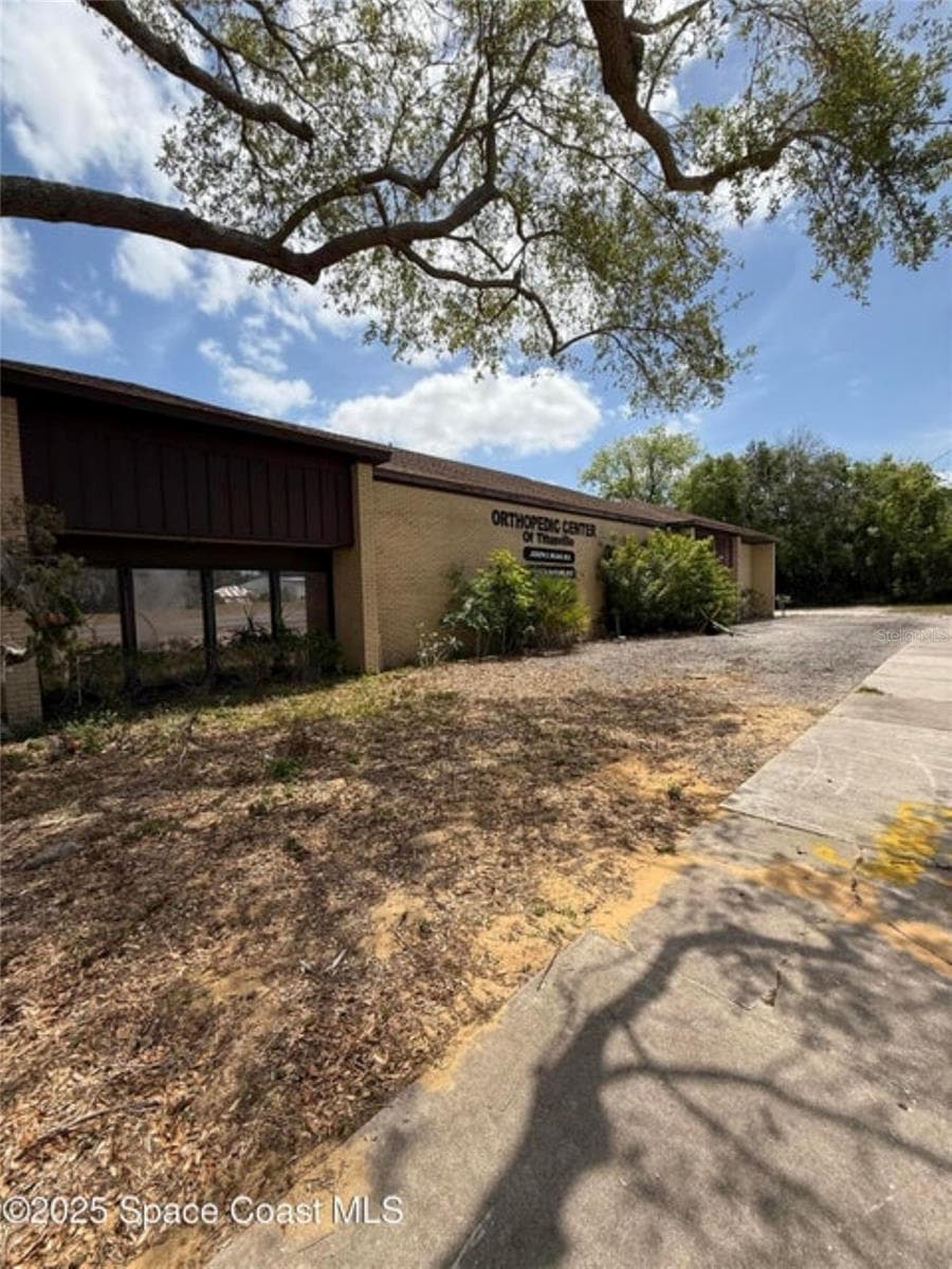 1855 JESS PARRISH CT