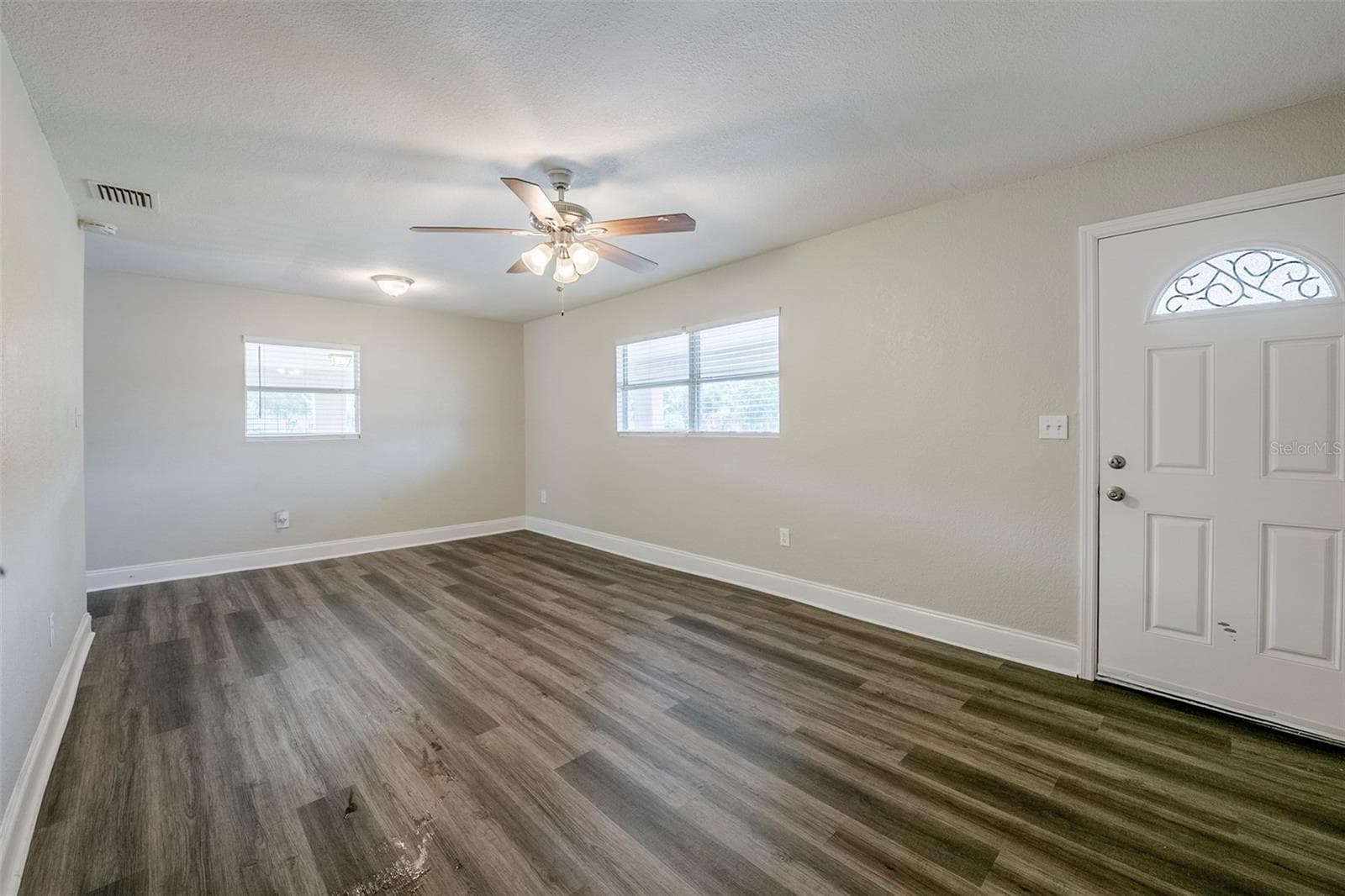 Single Family Residence at 72 CAMPUS VIEW DR, ORLANDO, photo 7 of 33