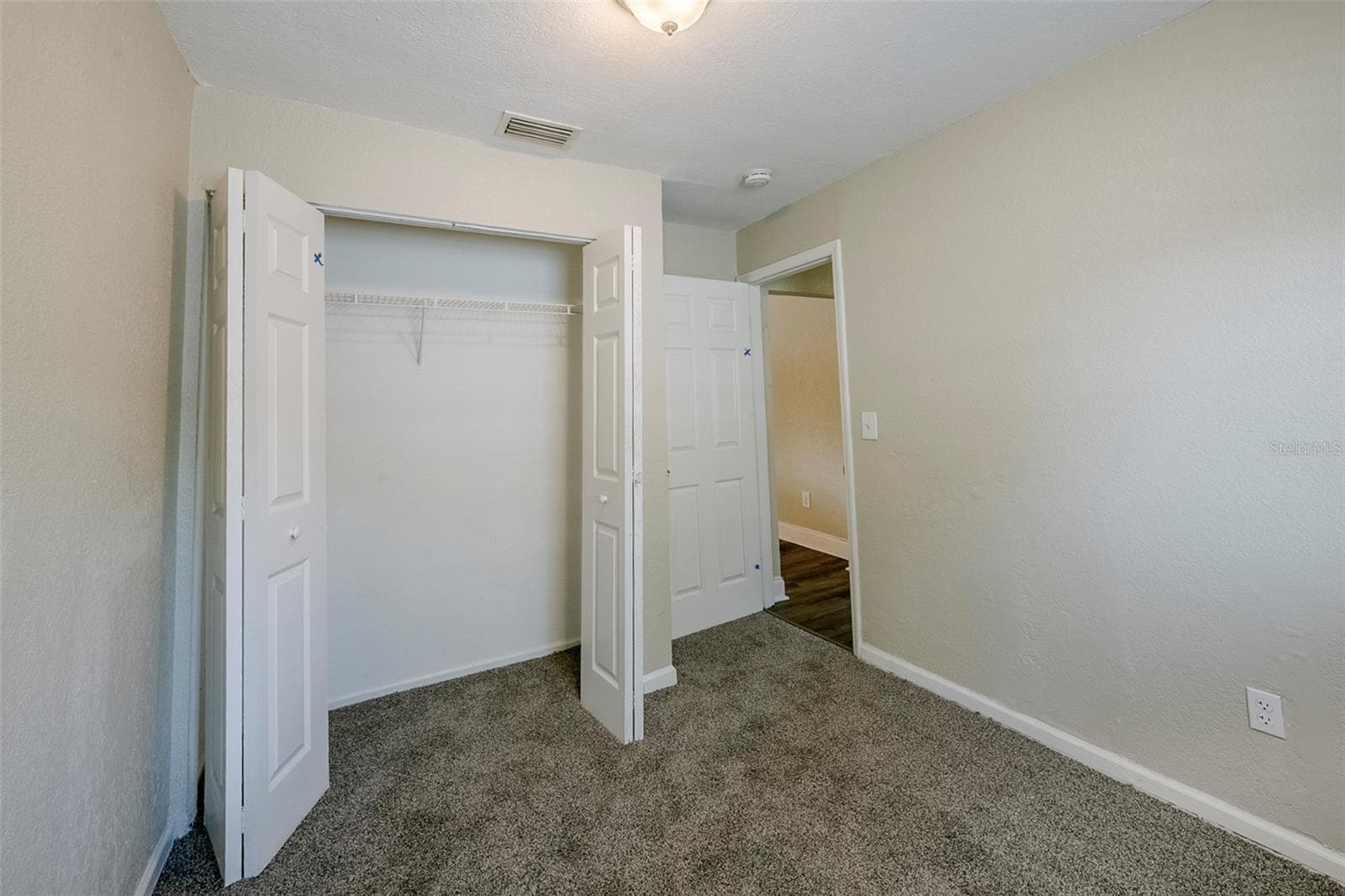 Single Family Residence at 72 CAMPUS VIEW DR, ORLANDO, photo 19 of 33