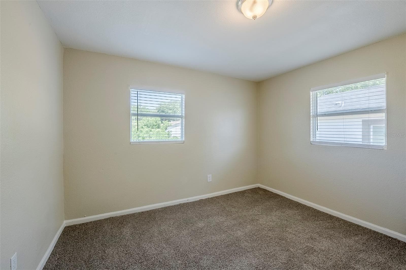 Single Family Residence at 72 CAMPUS VIEW DR, ORLANDO, photo 23 of 33