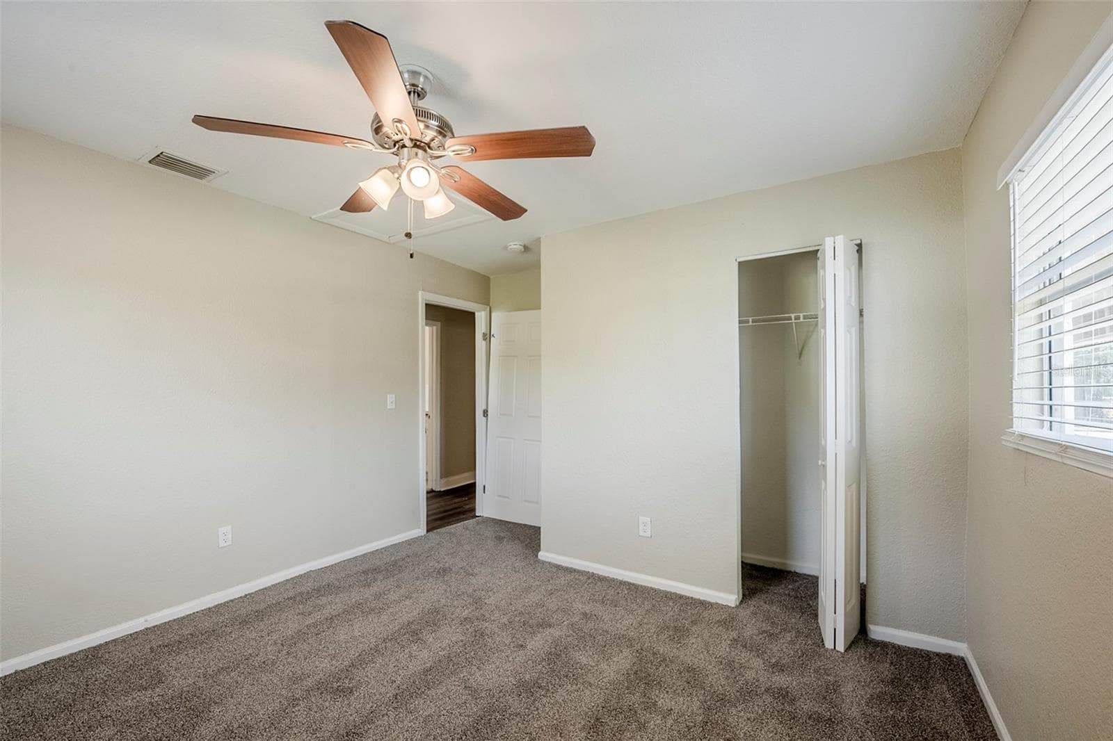 Single Family Residence at 72 CAMPUS VIEW DR, ORLANDO, photo 28 of 33