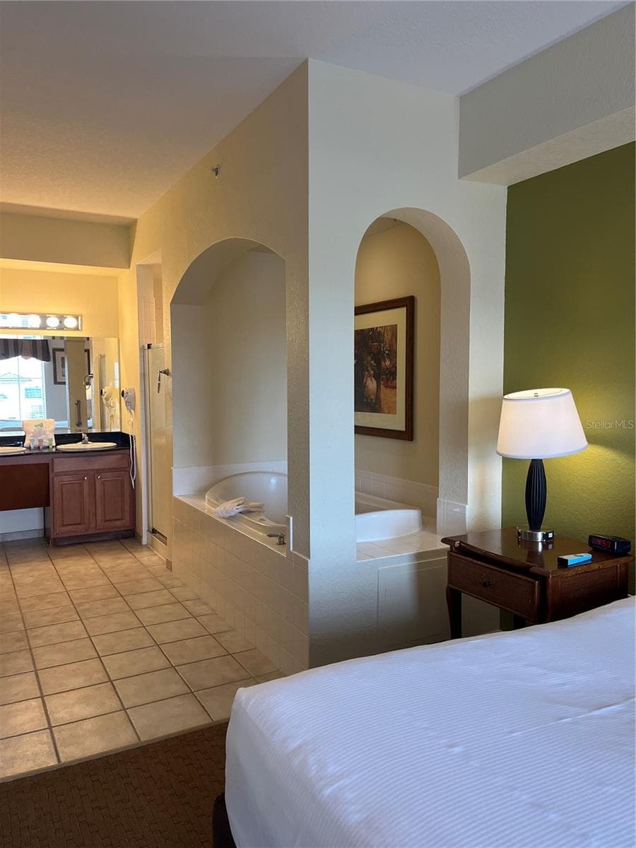 Condo - Hotel at 8101 RESORT VILLAGE DR #3909, ORLANDO, photo 14 of 41