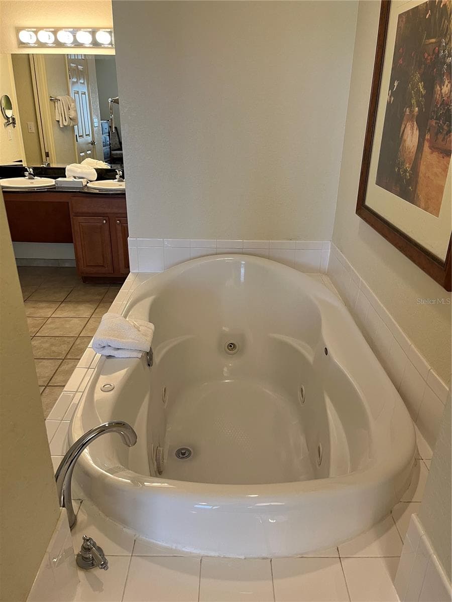 Condo - Hotel at 8101 RESORT VILLAGE DR #3909, ORLANDO, photo 16 of 41
