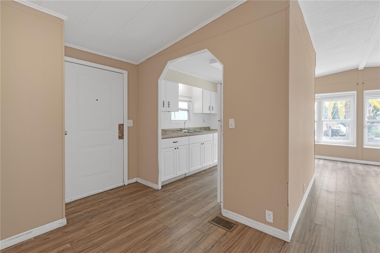 Manufactured Home at 11309 LEISURE LN, PORT RICHEY, photo 9 of 34