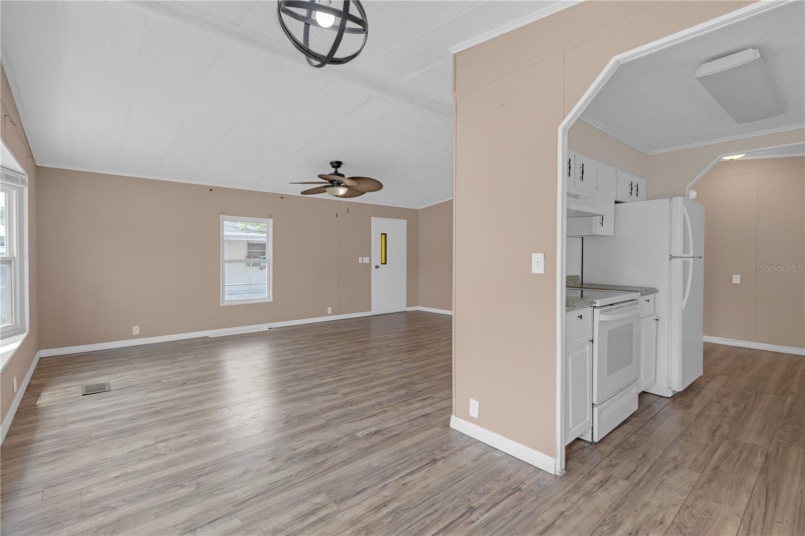 Manufactured Home at 11309 LEISURE LN, PORT RICHEY, photo 15 of 34