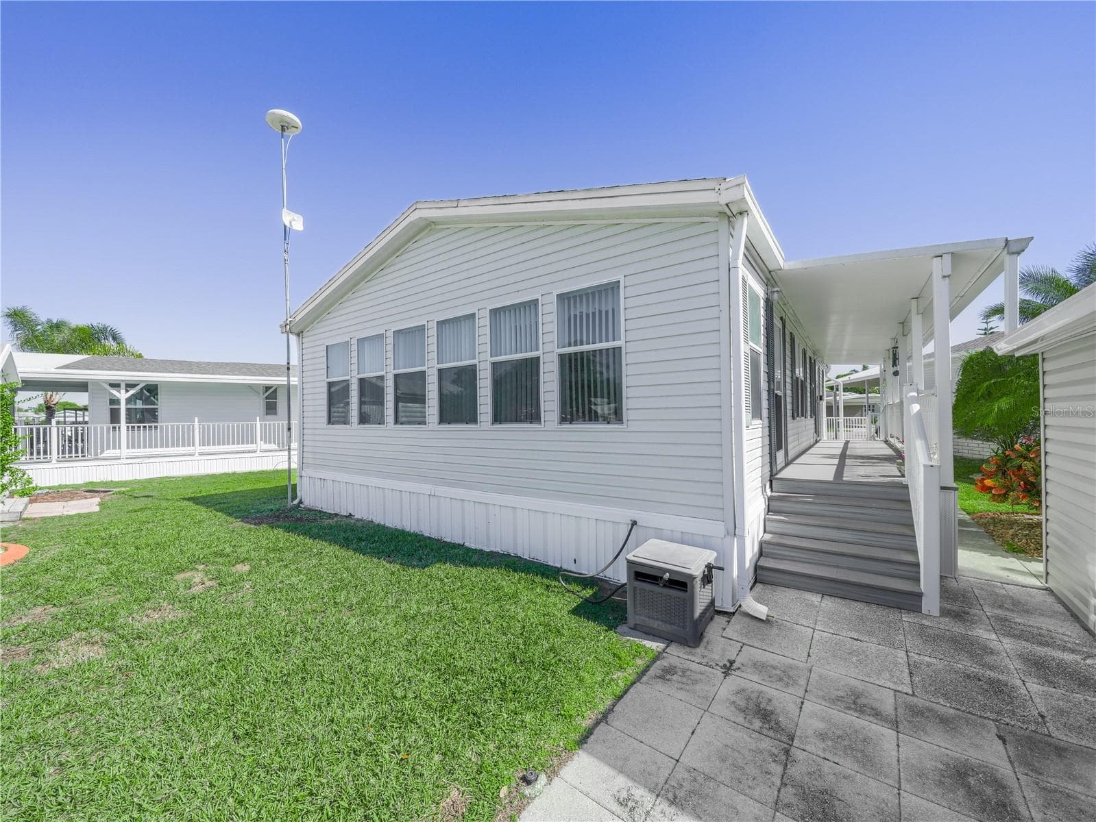 Manufactured Home at 43 RED QUILL CIR, LAKE WALES, photo 4 of 46