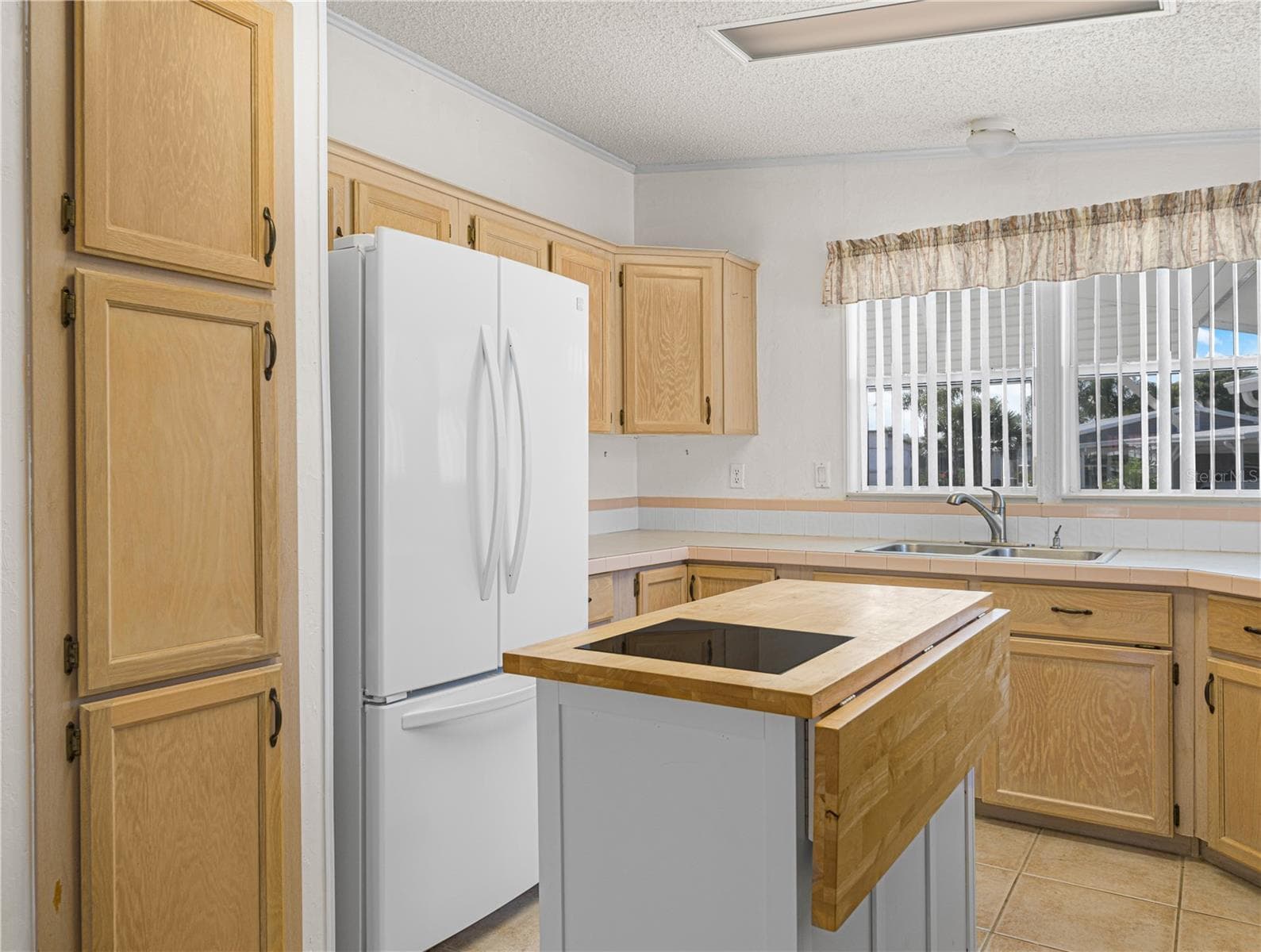 Manufactured Home at 43 RED QUILL CIR, LAKE WALES, photo 5 of 46