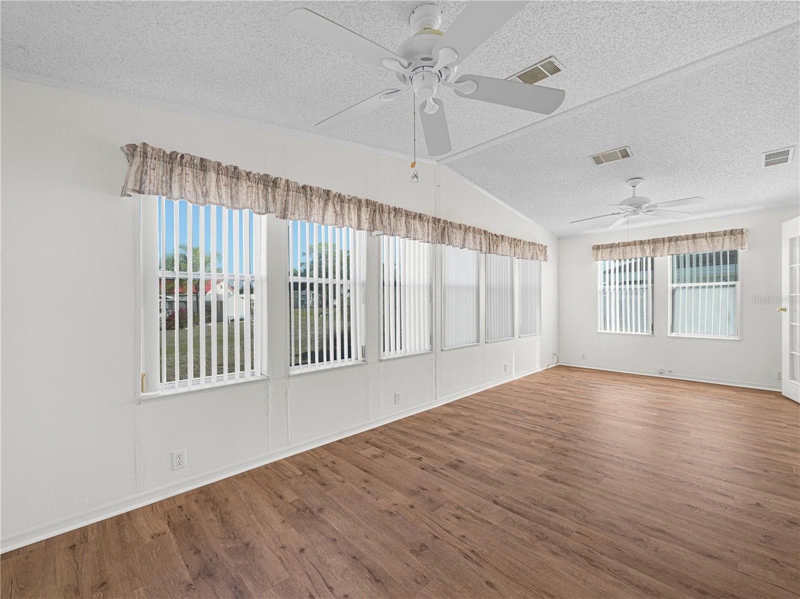 Manufactured Home at 43 RED QUILL CIR, LAKE WALES, photo 20 of 46
