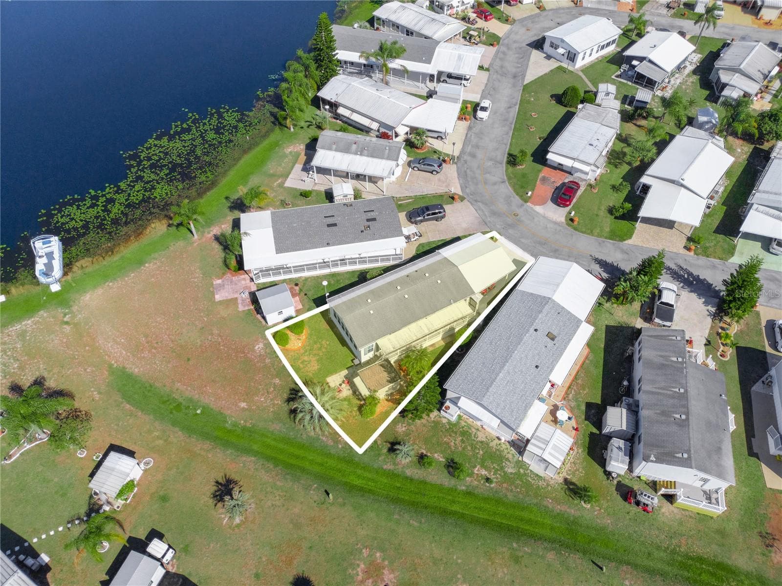 Manufactured Home at 43 RED QUILL CIR, LAKE WALES, photo 27 of 46