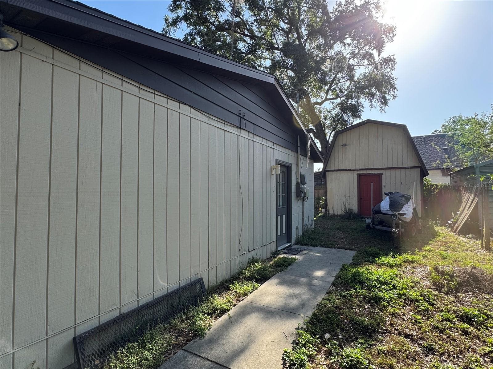 Single Family Residence at 1703 N TAYLOR RD, BRANDON, photo 3 of 32