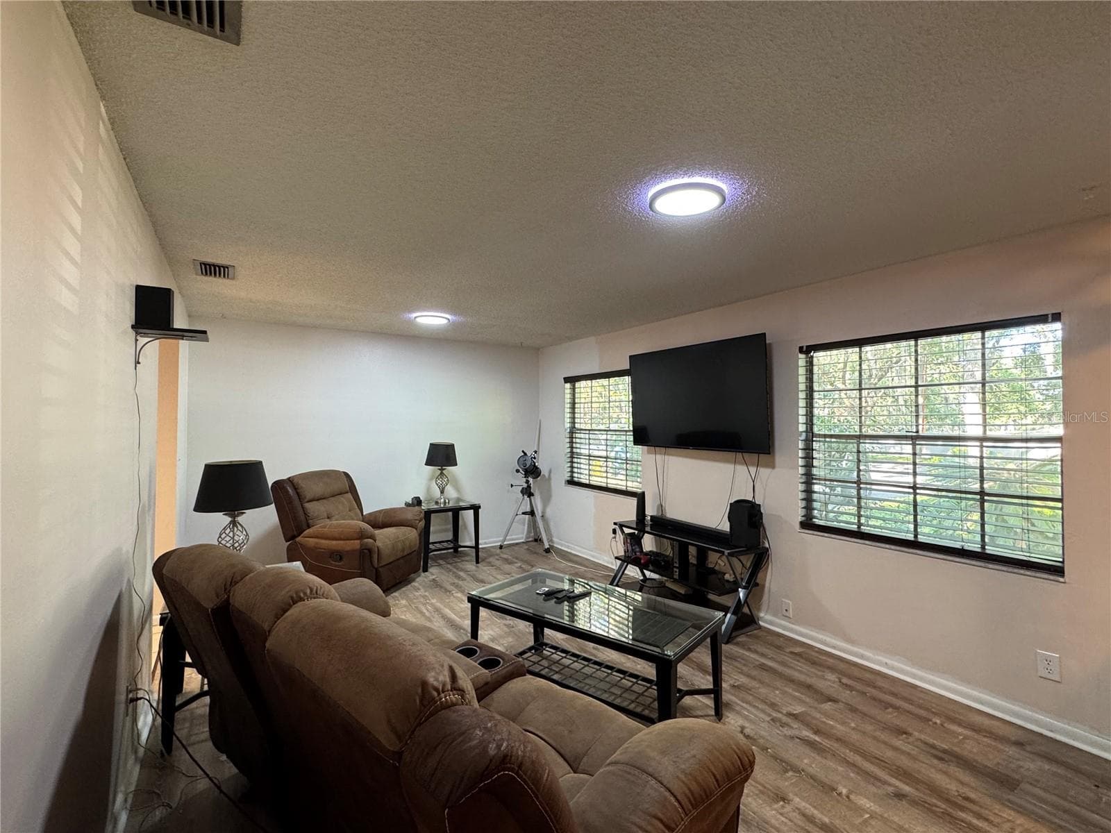 Single Family Residence at 1703 N TAYLOR RD, BRANDON, photo 14 of 32