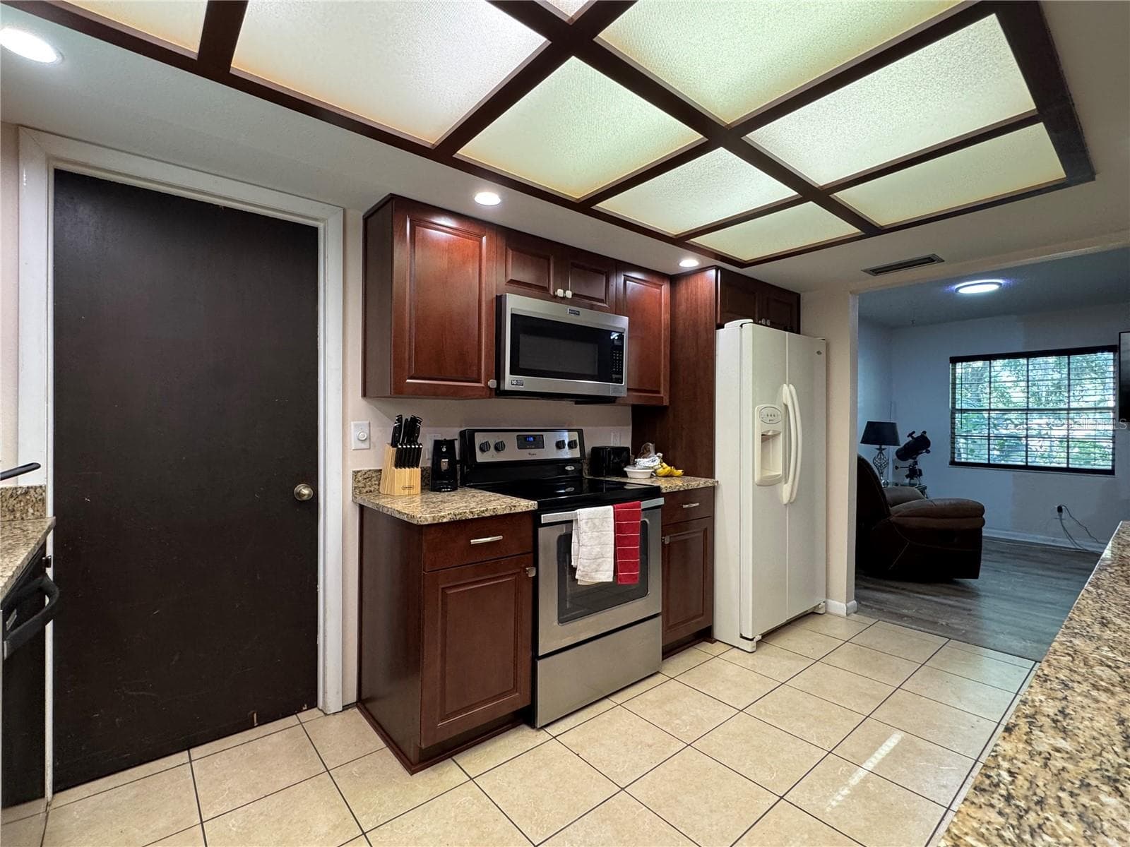 Single Family Residence at 1703 N TAYLOR RD, BRANDON, photo 18 of 32